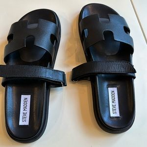 Steve Madden black Velcro strap sandals